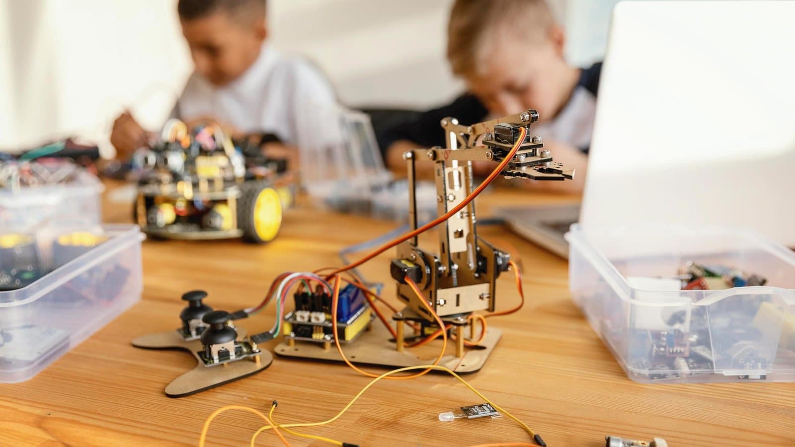 Anyware Robotics Raises $12M to Revolutionize Logistics with Pixmo