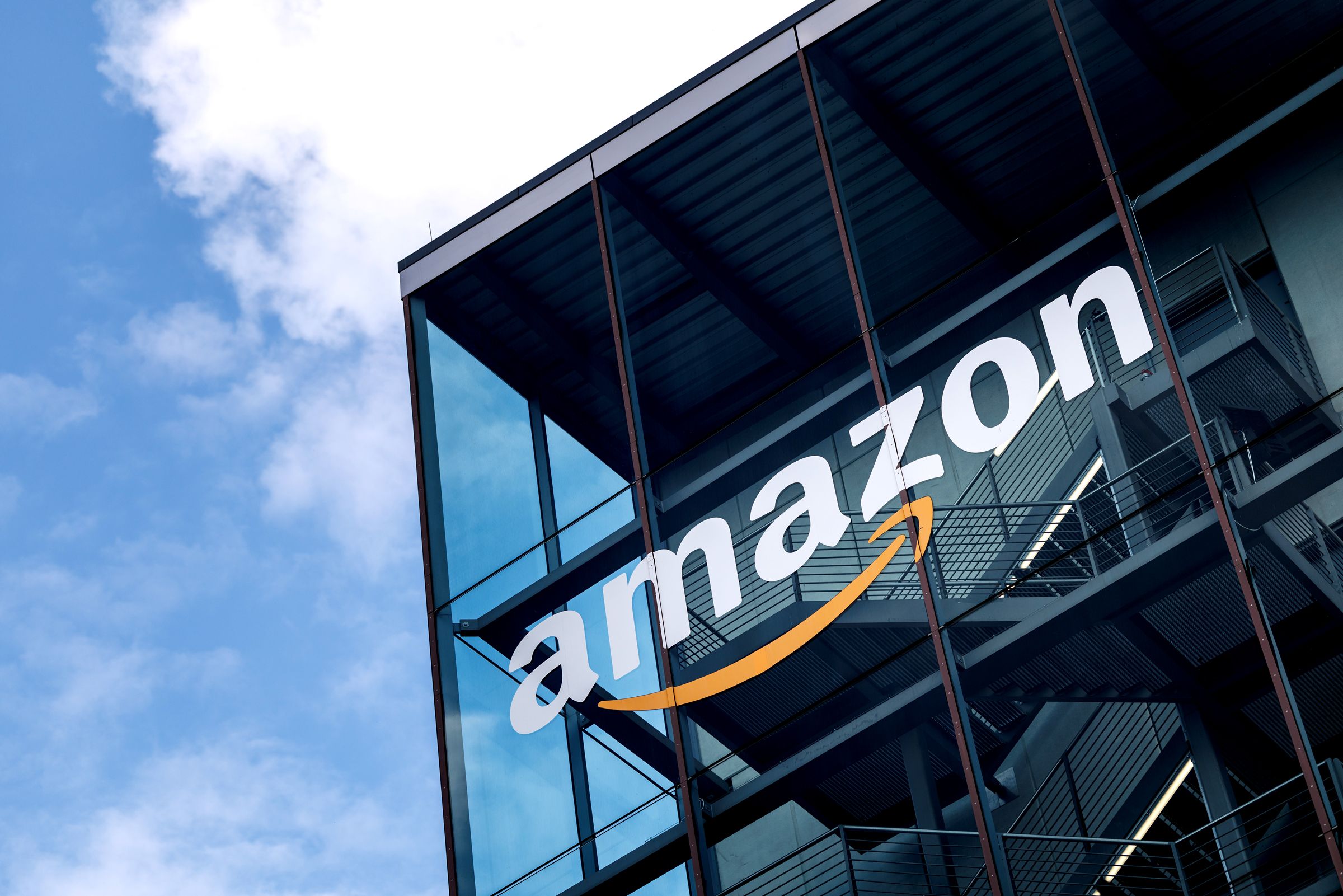 Amazon Unveils Nova Act: Its First Next-Gen AI Agent from AGI Lab