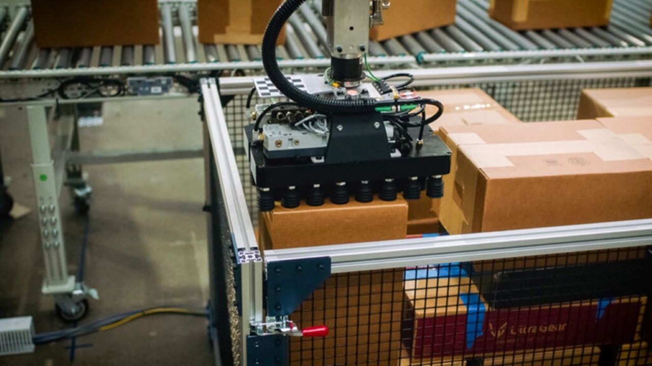 Revolutionary AI-Powered Warehouse Stacker Transforms Logistics Operations